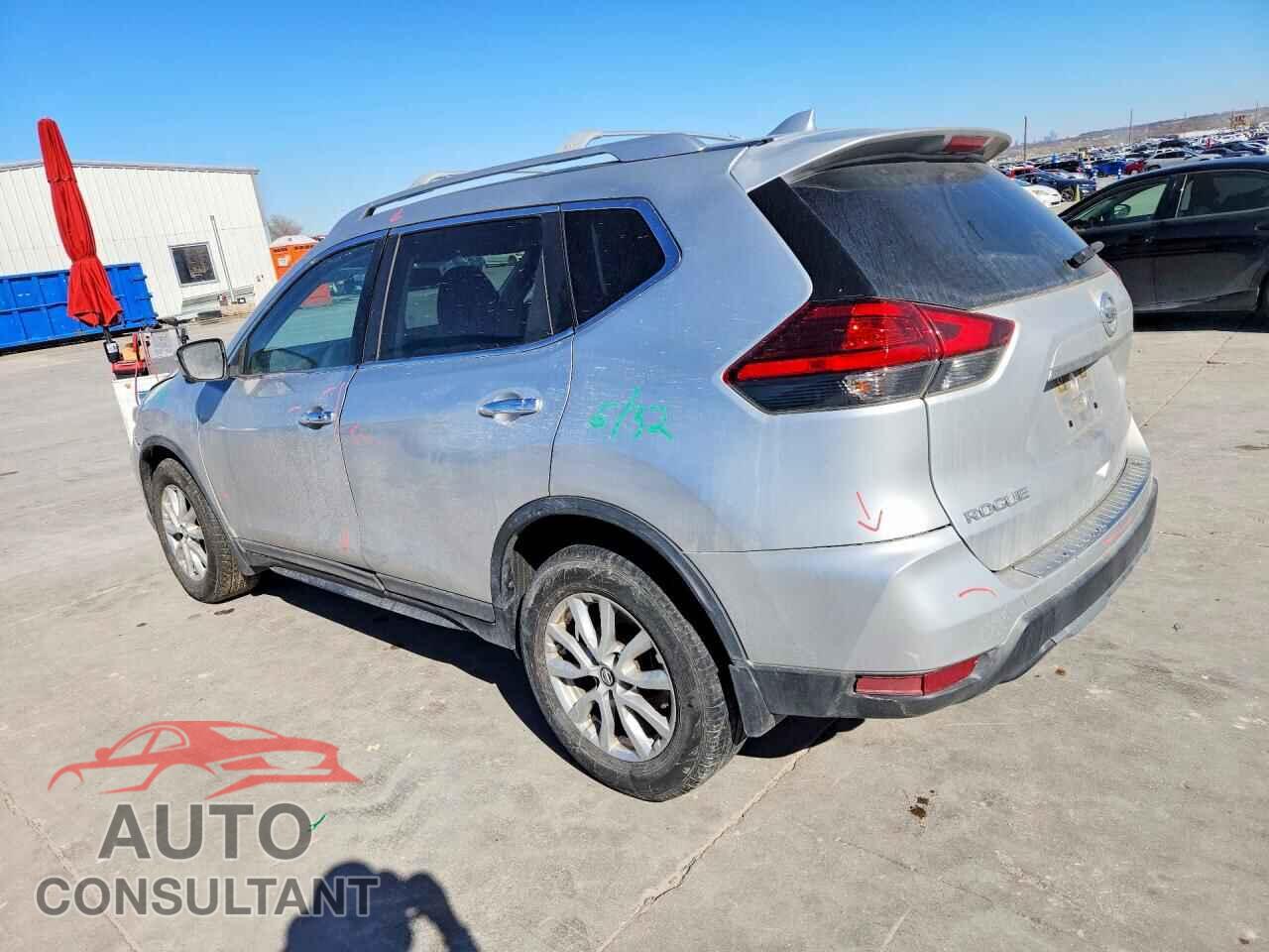 NISSAN ROGUE 2017 - KNMAT2MV2HP514240