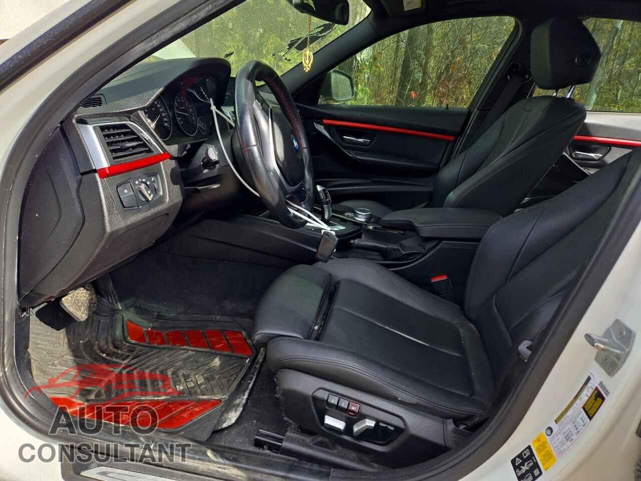 BMW 3 SERIES 2018 - WBA8D9C56JEM35030