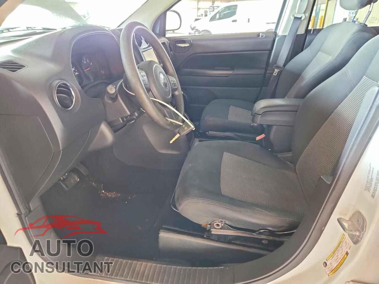 JEEP COMPASS 2012 - 1C4NJCBBXCD631547