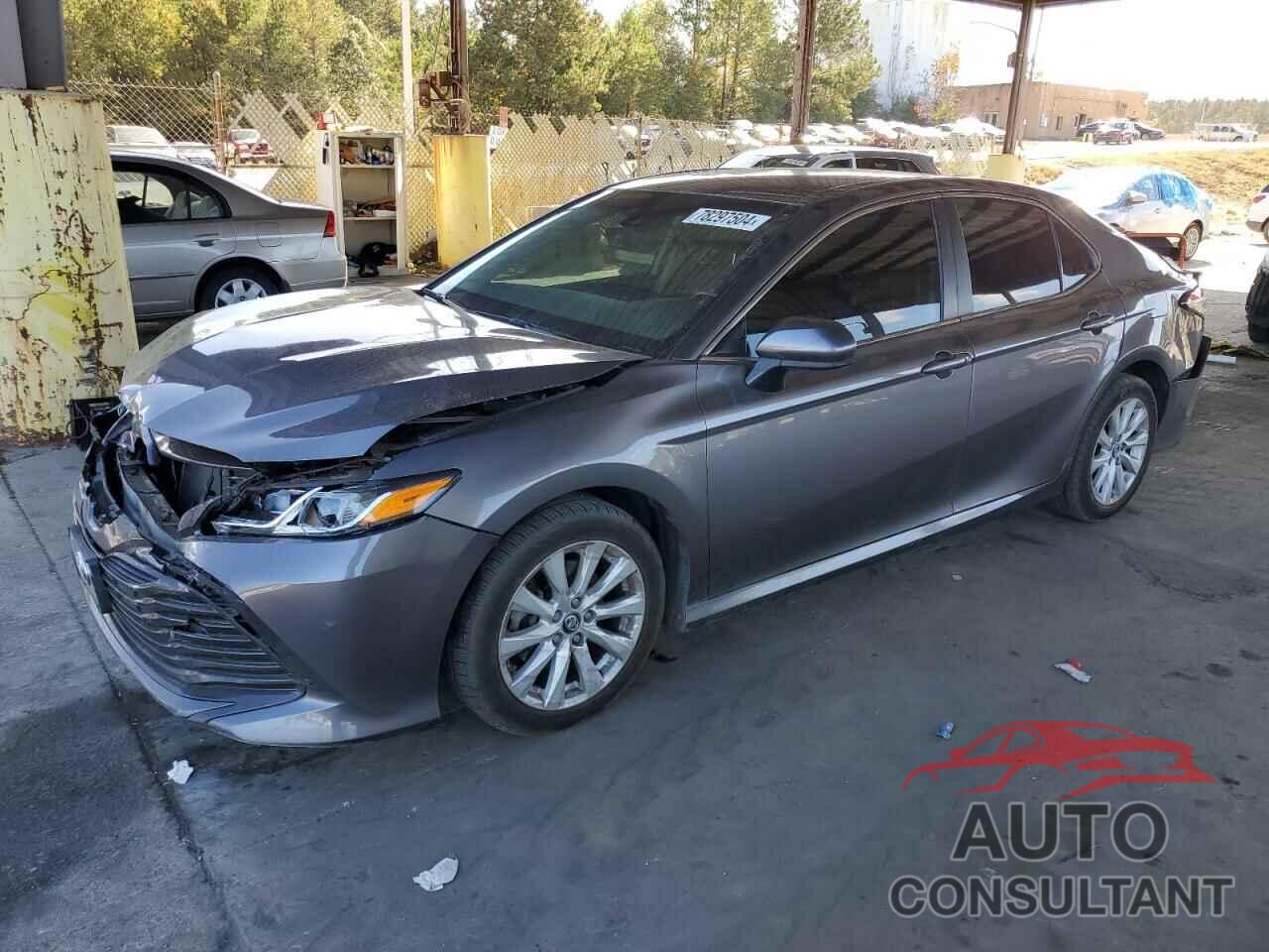 TOYOTA CAMRY 2018 - 4T1B11HK1JU114841