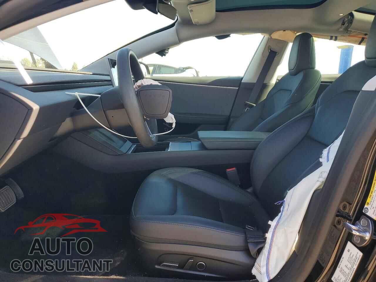 TESLA MODEL 3 2025 - 5YJ3E1EA0SF924979