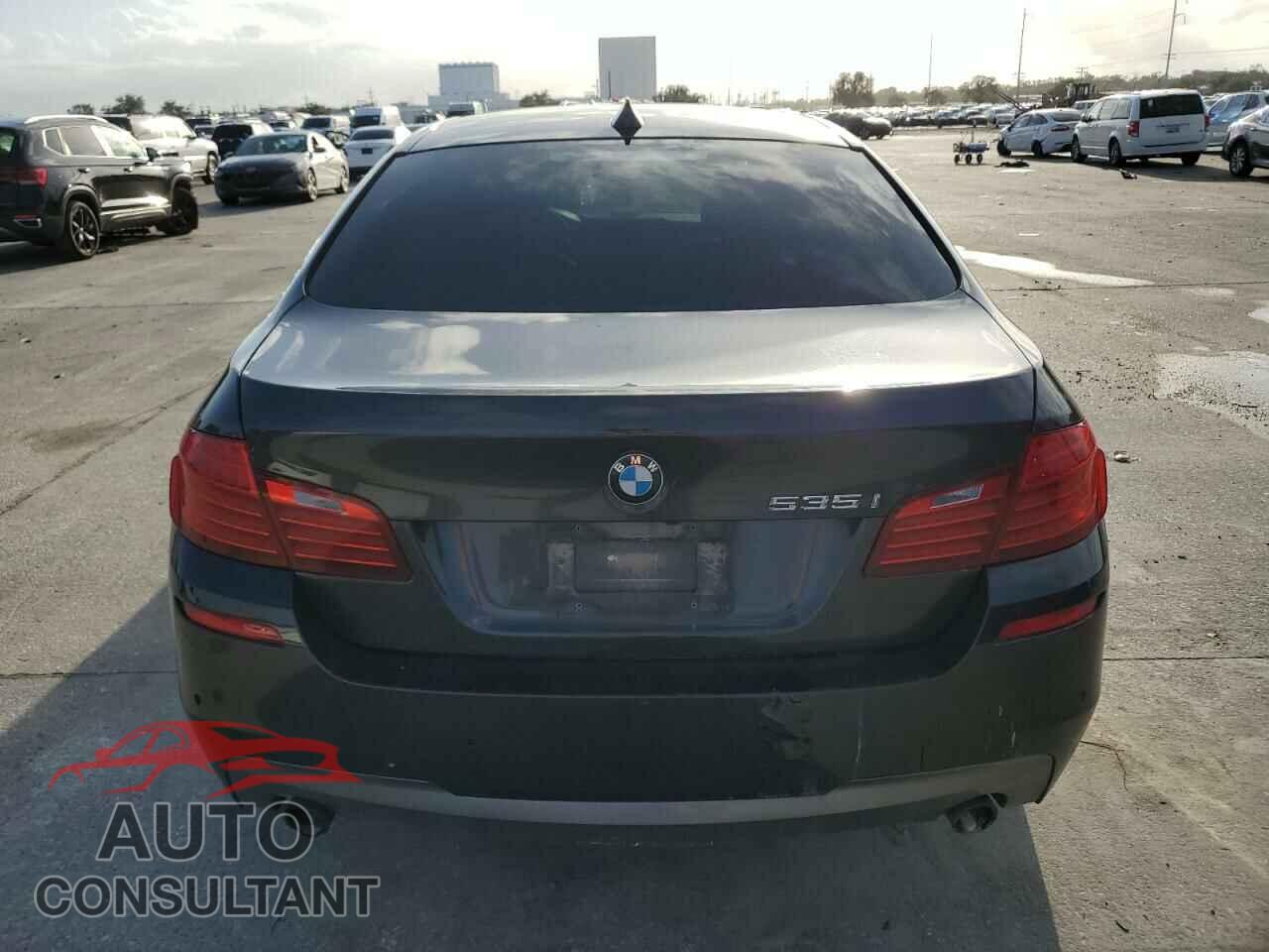 BMW 5 SERIES 2015 - WBA5B1C57FD918310
