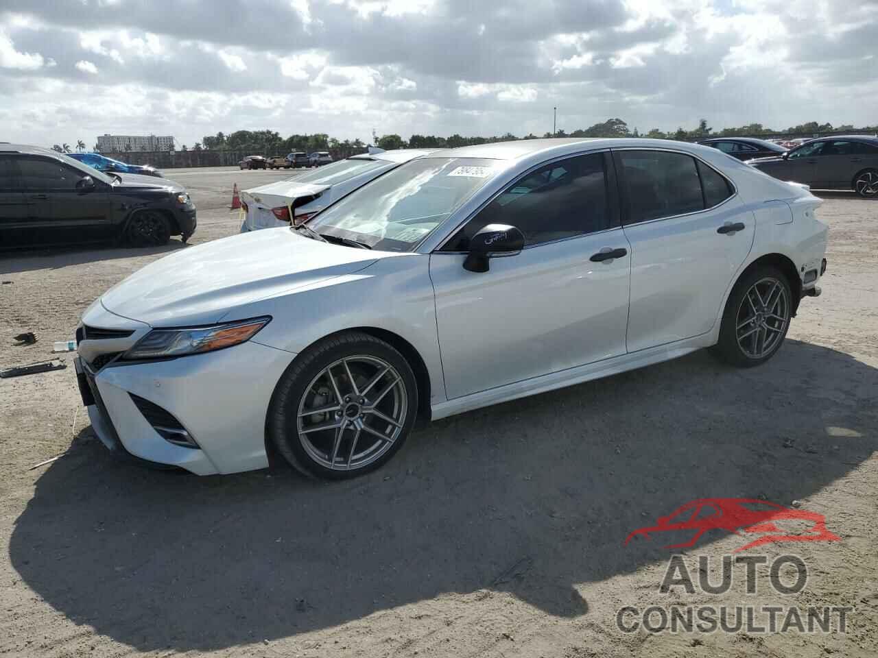 TOYOTA CAMRY 2018 - 4T1B61HK7JU060821