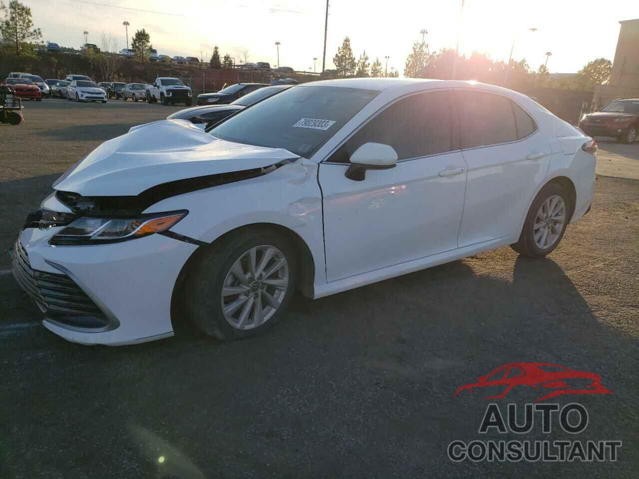 TOYOTA CAMRY 2022 - 4T1C11AK5NU716517
