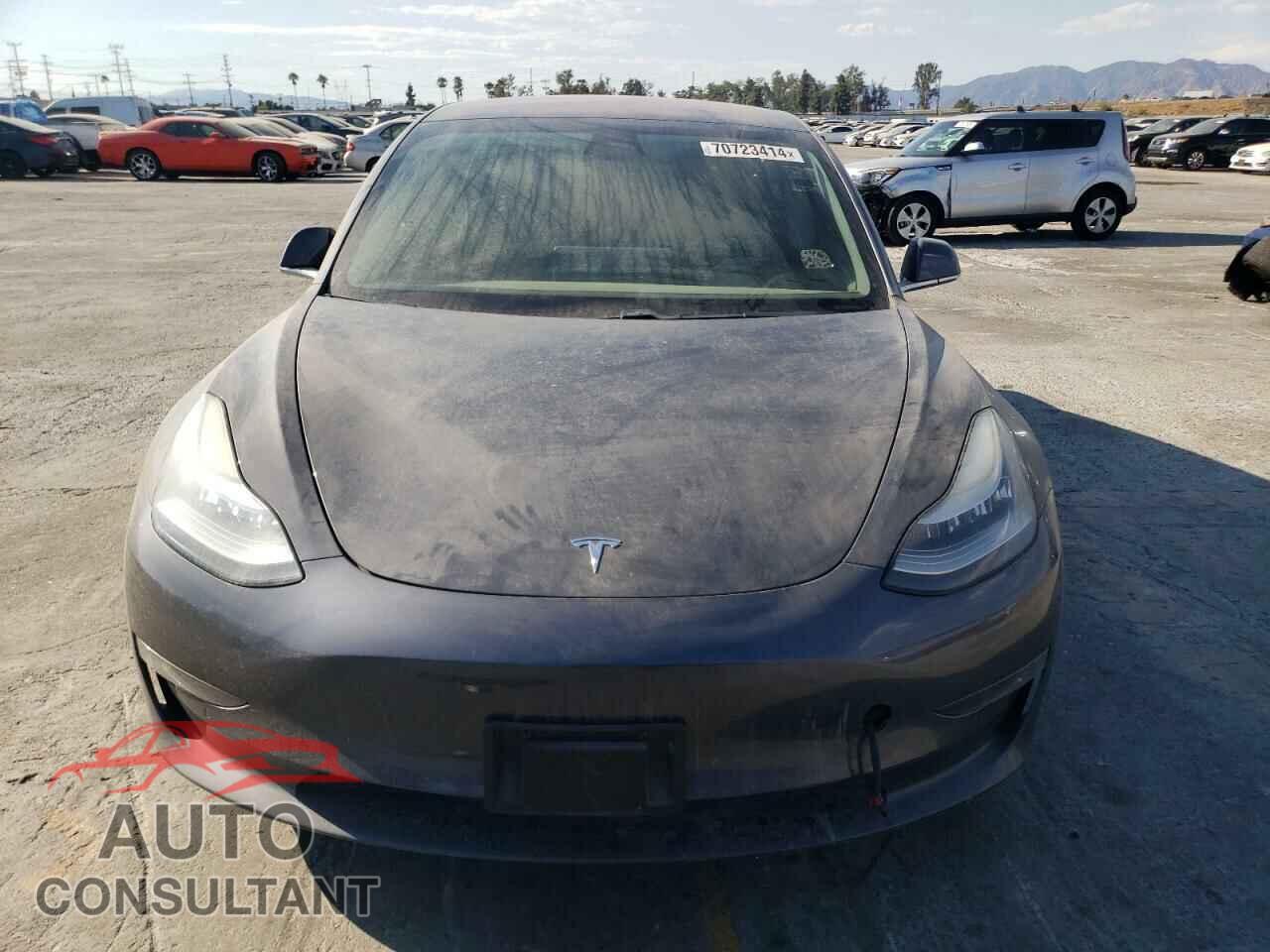 TESLA MODEL 3 2018 - 5YJ3E1EA4JF158723