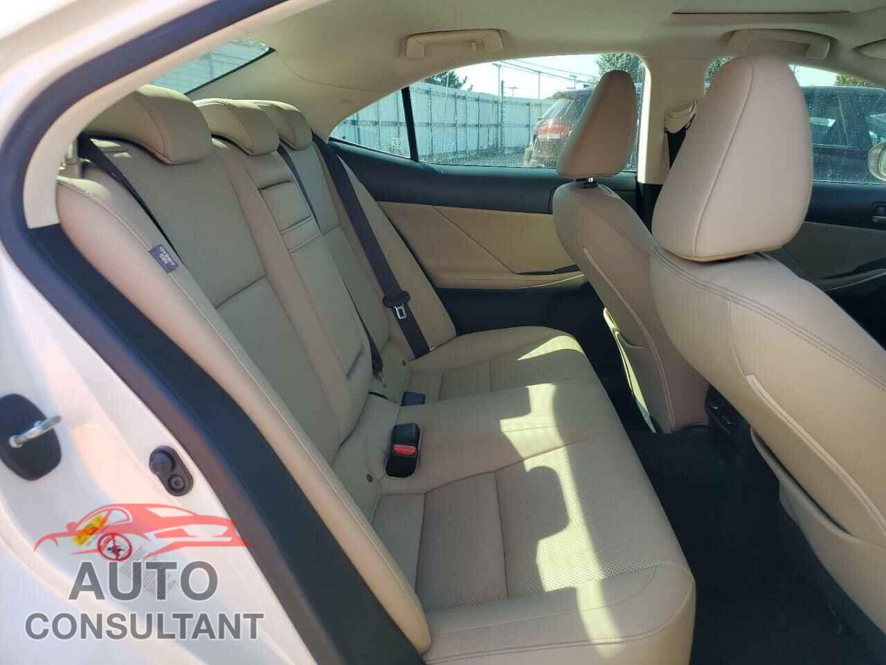 LEXUS IS 2017 - JTHBA1D22H5054131