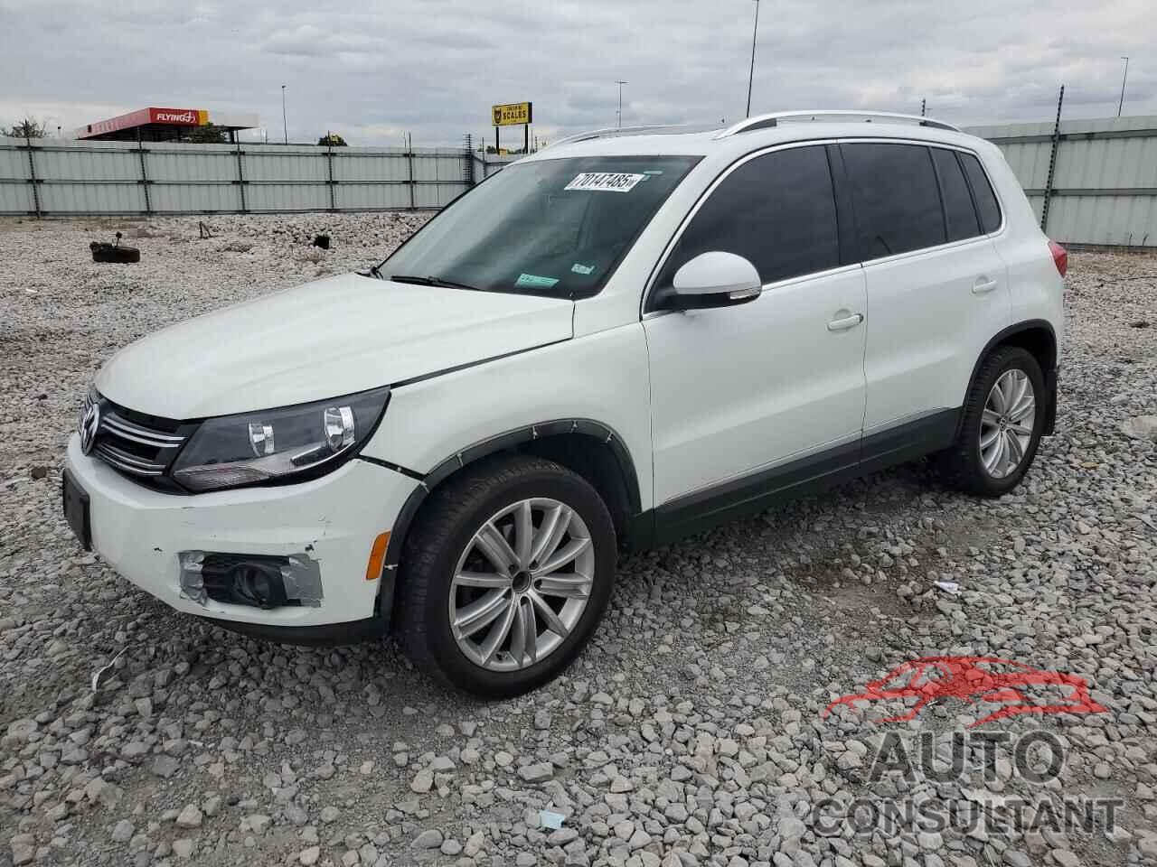 VOLKSWAGEN TIGUAN 2015 - WVGBV7AX3FW582983