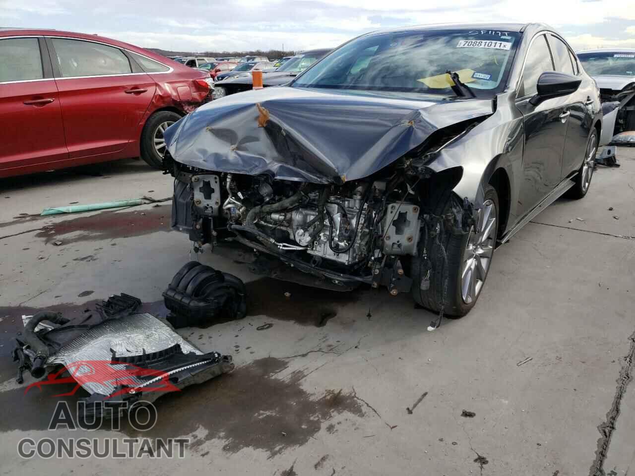 MAZDA 3 2019 - JM1BPBDM8K1118372