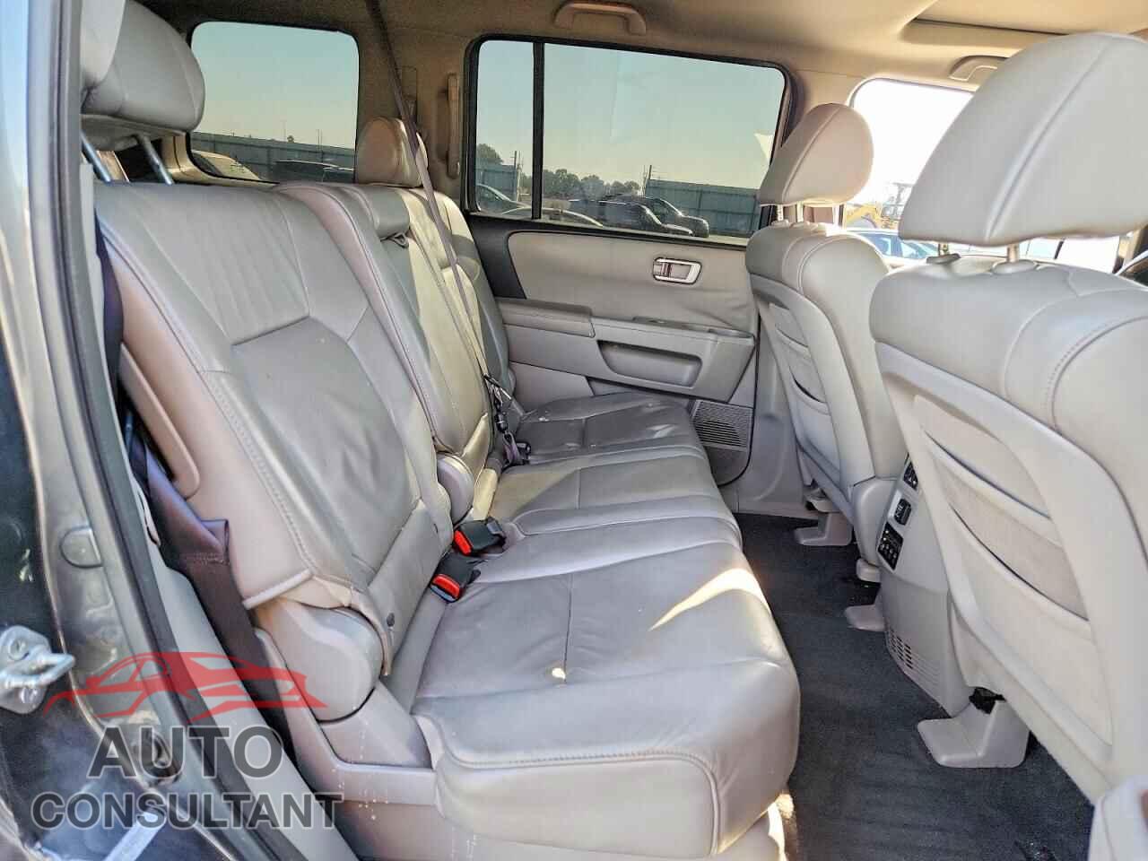 HONDA PILOT 2011 - 5FNYF4H64BB007264