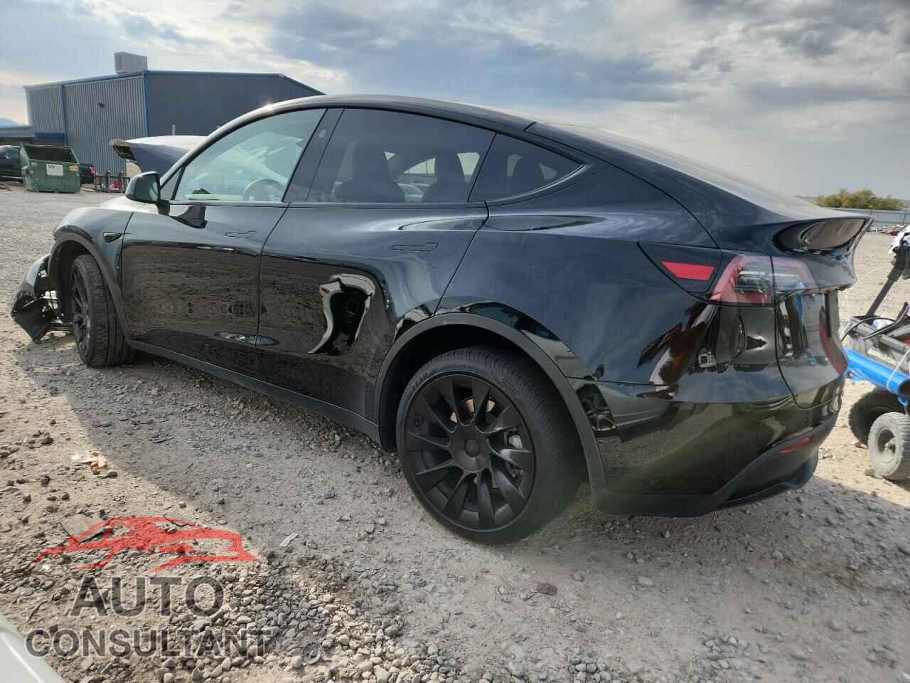 TESLA MODEL Y 2023 - 7SAYGDEE9PF828055