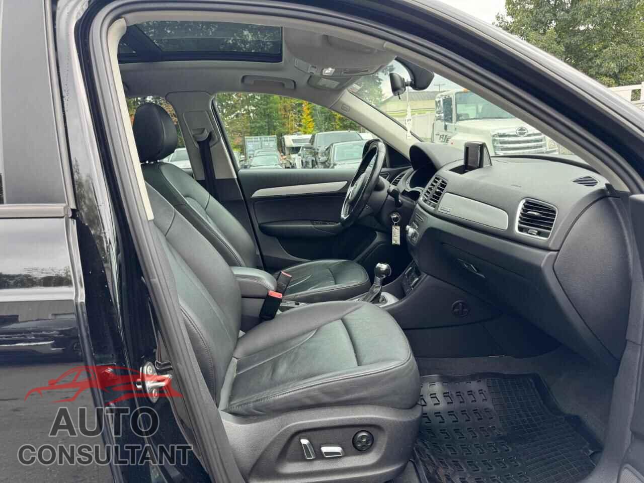 AUDI Q3 2017 - WA1ECCFS2HR013714
