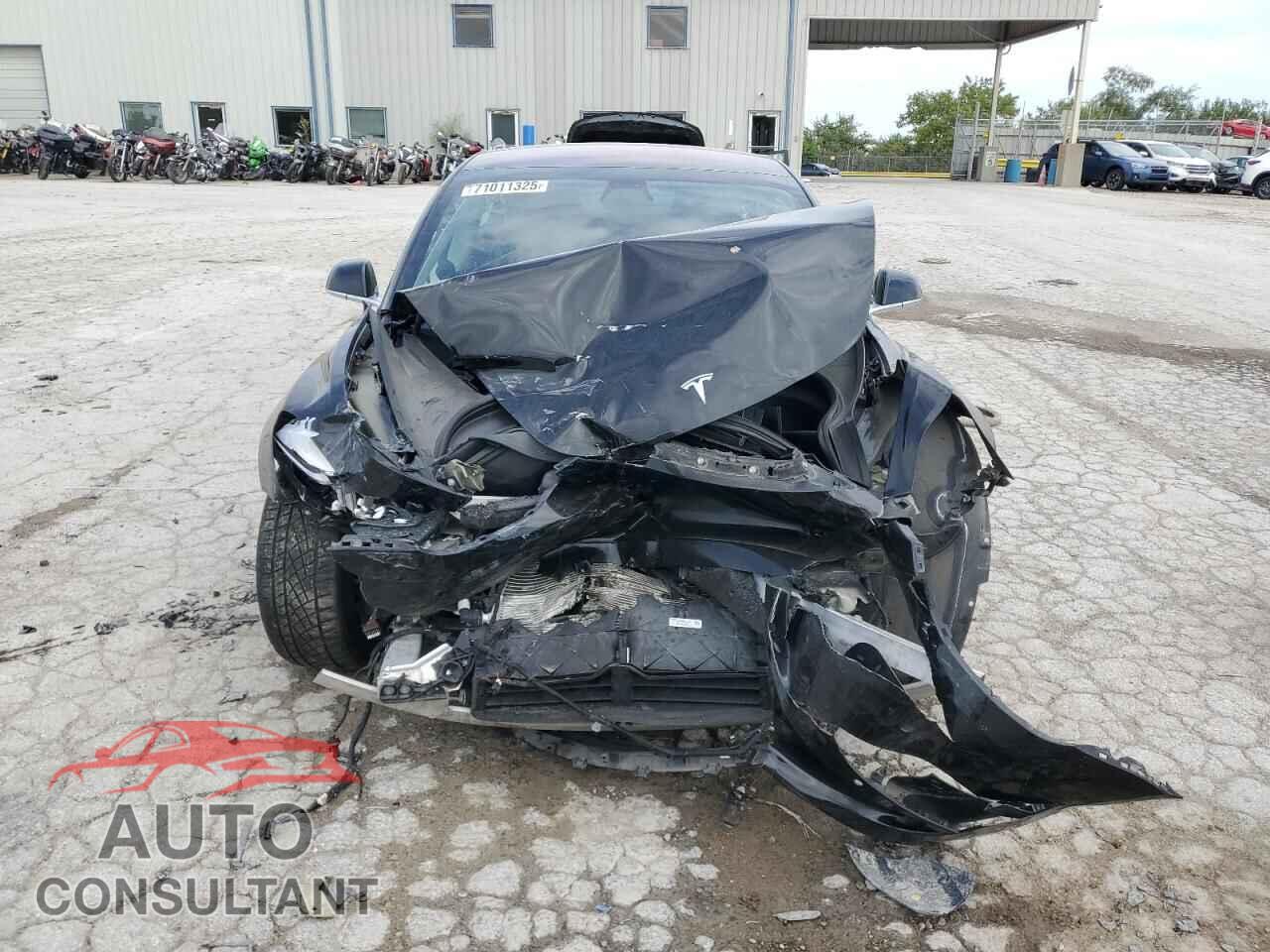 TESLA MODEL 3 2018 - 5YJ3E1EB4JF113452