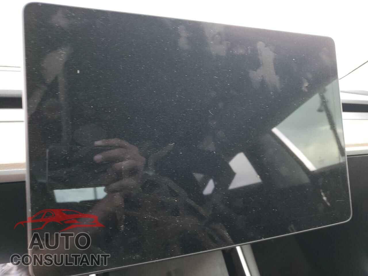 TESLA MODEL 3 2018 - 5YJ3E1EBXJF130188