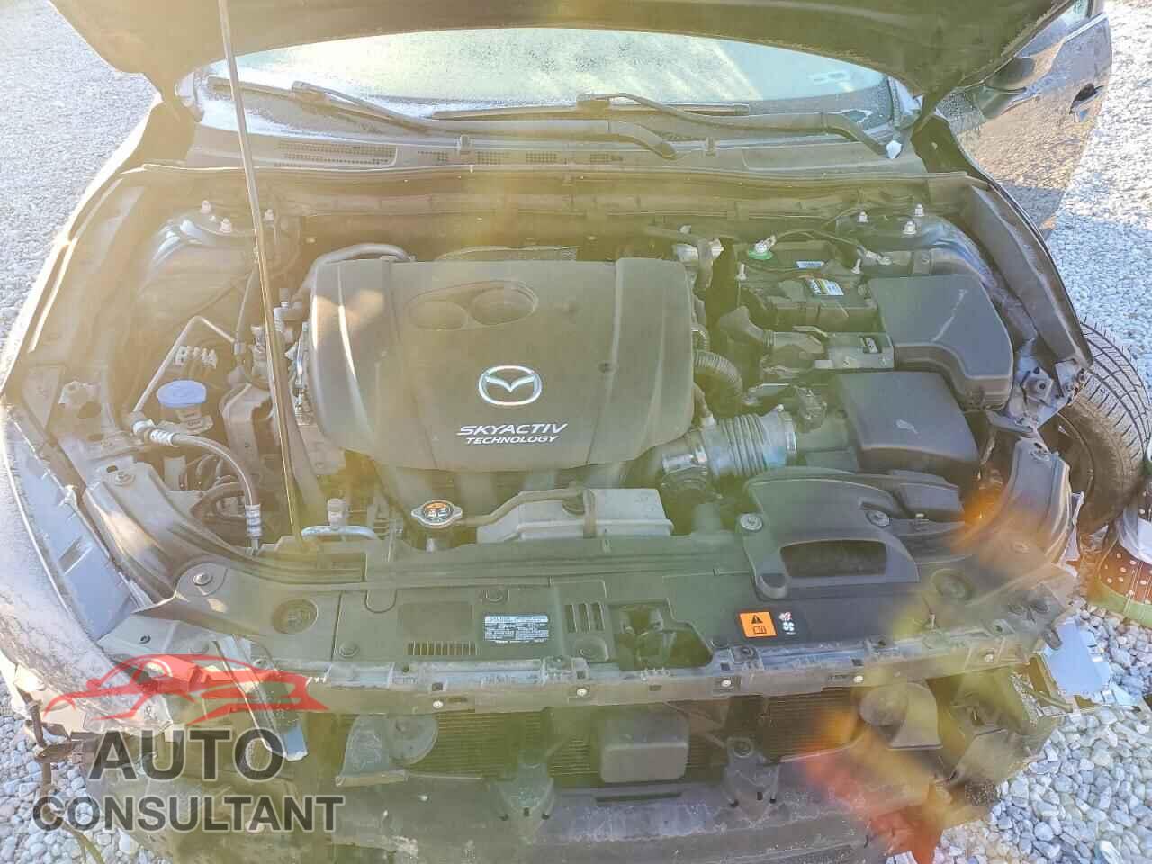 MAZDA 3 2018 - 3MZBN1W33JM187800
