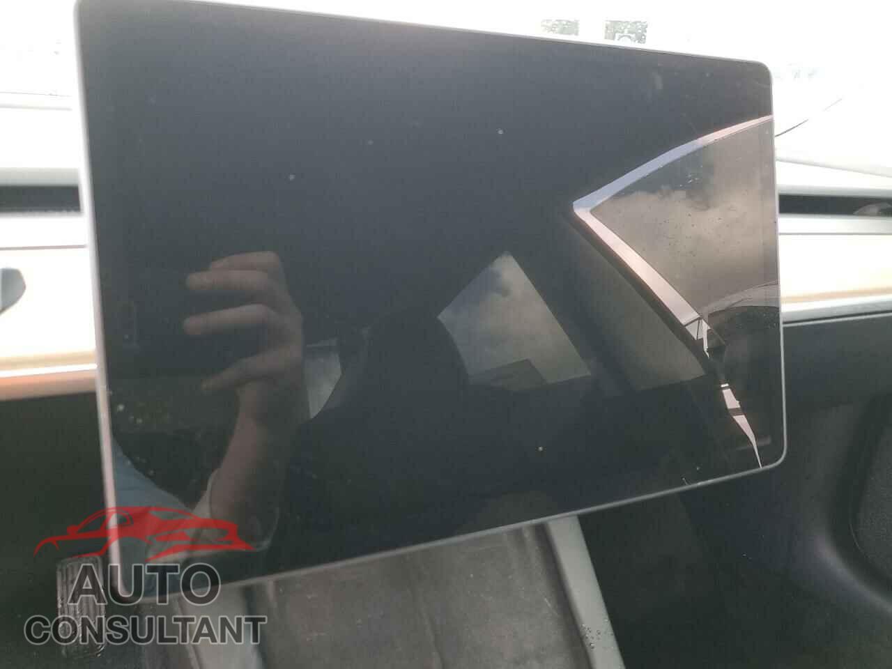 TESLA MODEL 3 2023 - 5YJ3E1EAXPF677929
