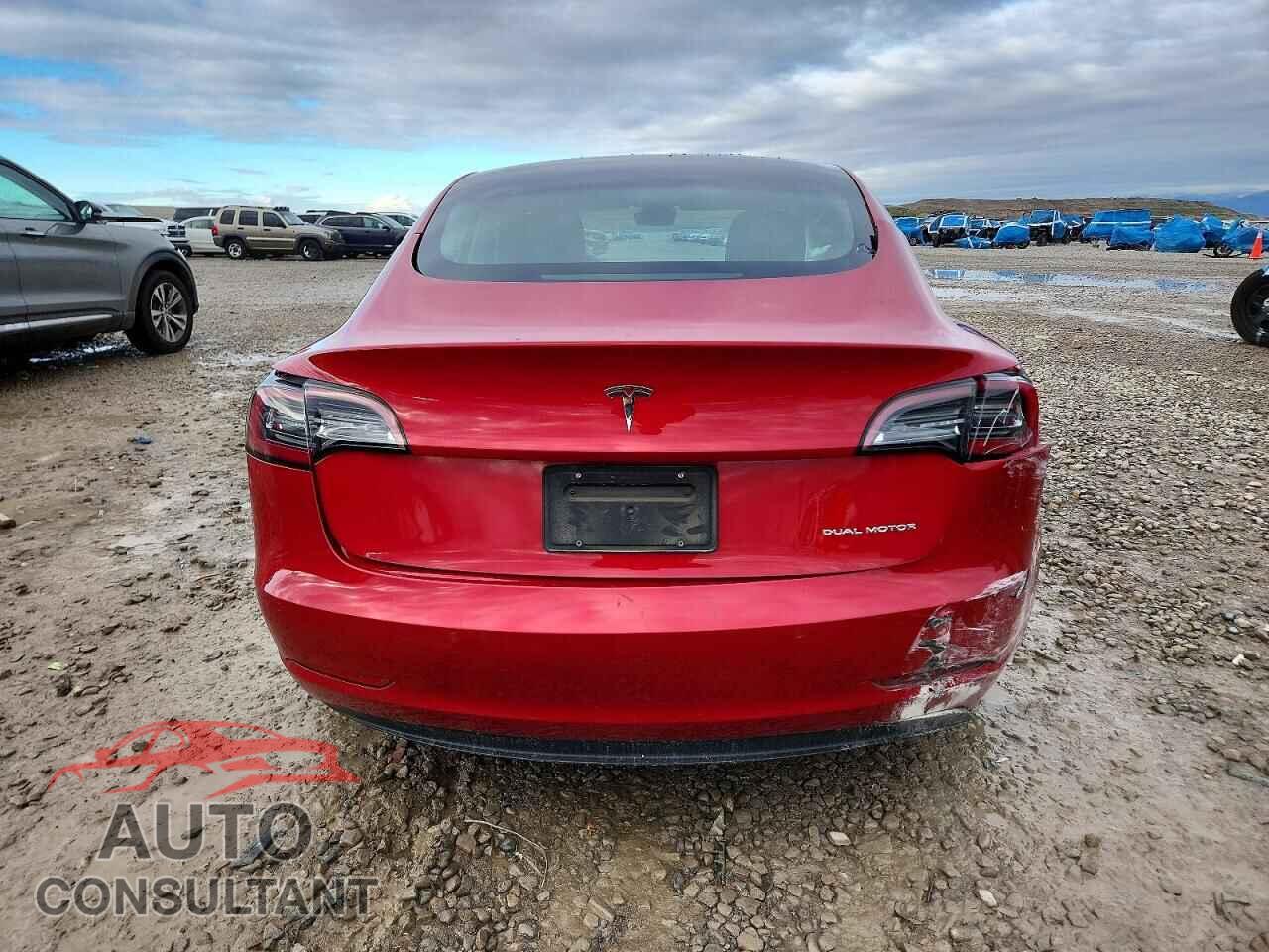 TESLA MODEL 3 2021 - 5YJ3E1EB3MF044547
