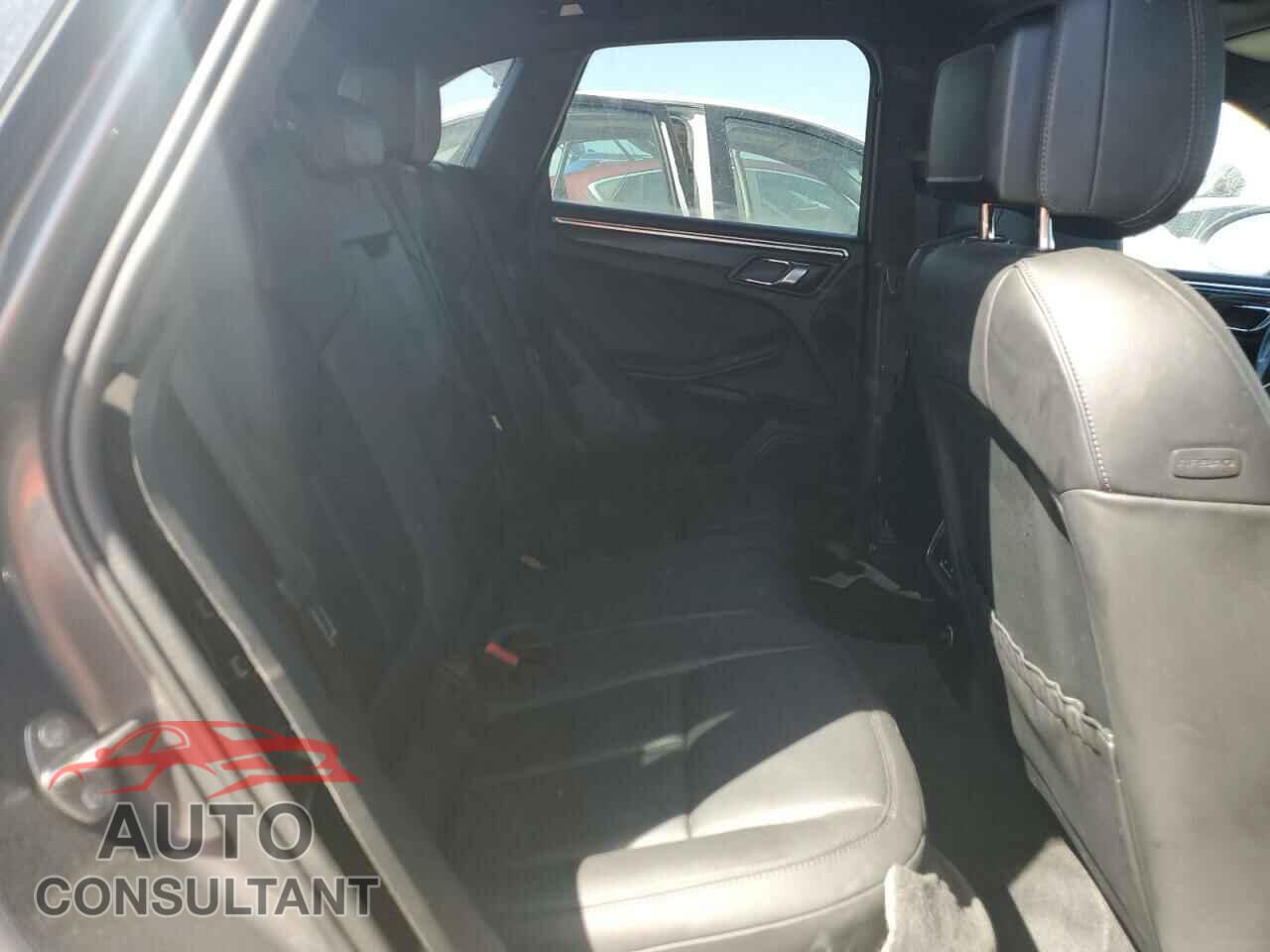 PORSCHE MACAN 2016 - WP1AB2A58GLB44276