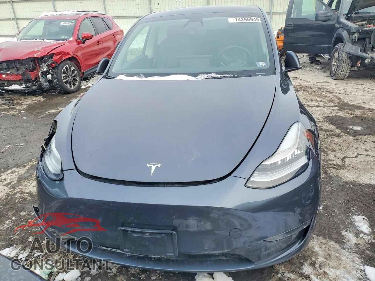 TESLA MODEL Y 2020 - 5YJYGDEE5LF038355