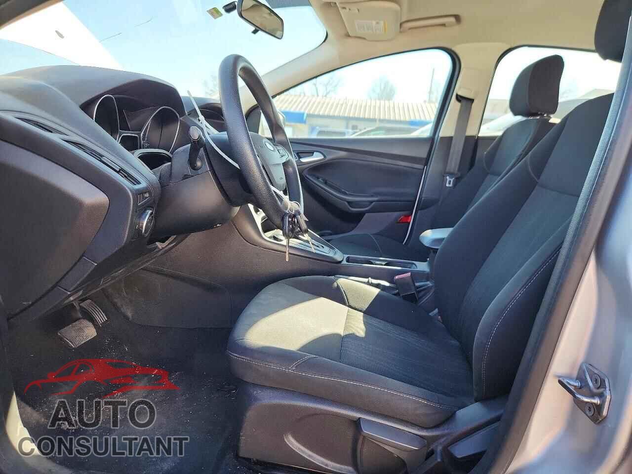 FORD FOCUS 2017 - 1FADP3F23HL320081