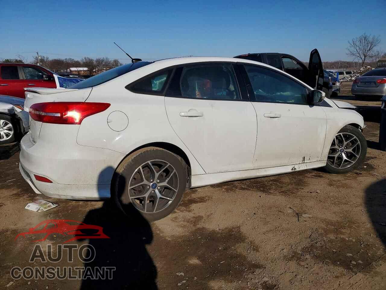 FORD FOCUS 2016 - 1FADP3F2XGL357319