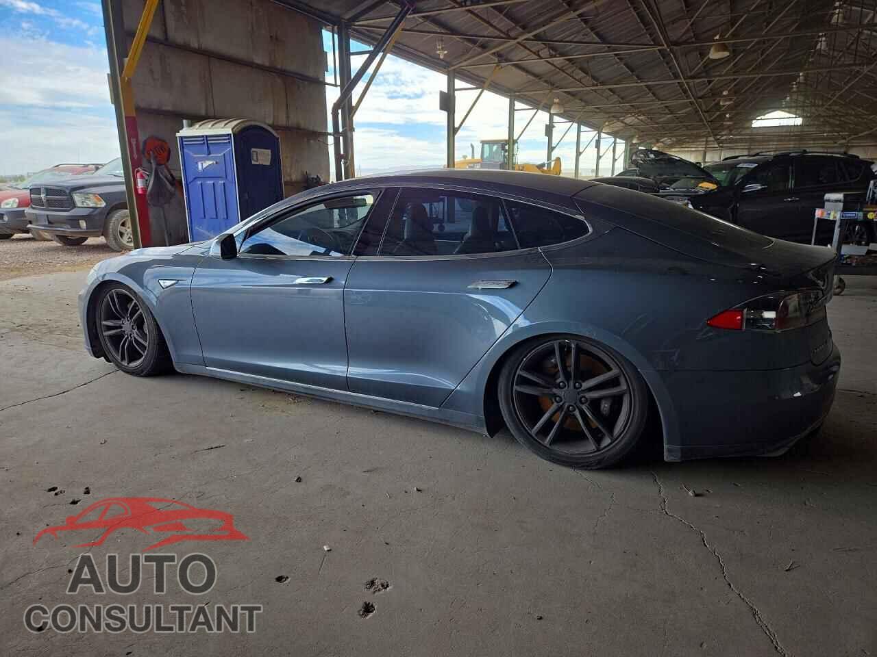 TESLA MODEL S 2013 - 5YJSA1AG1DFP05033