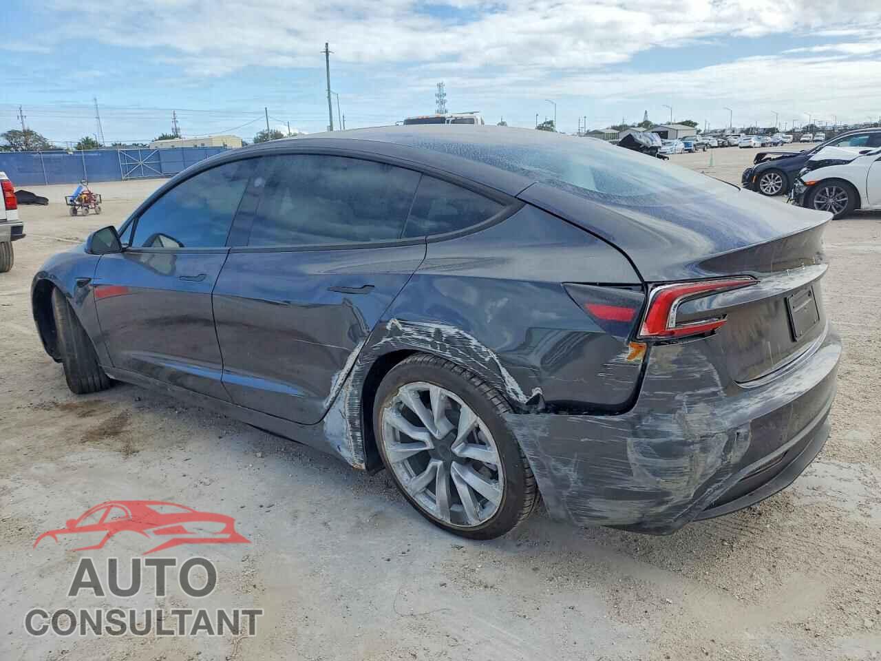 TESLA MODEL 3 2025 - 5YJ3E1EA6SF998424