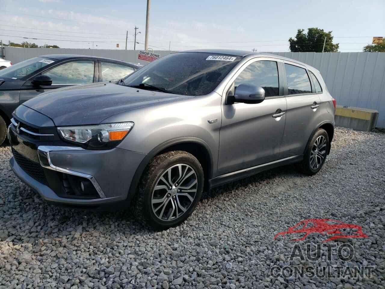MITSUBISHI OUTLANDER 2018 - JA4AR3AW4JU020271