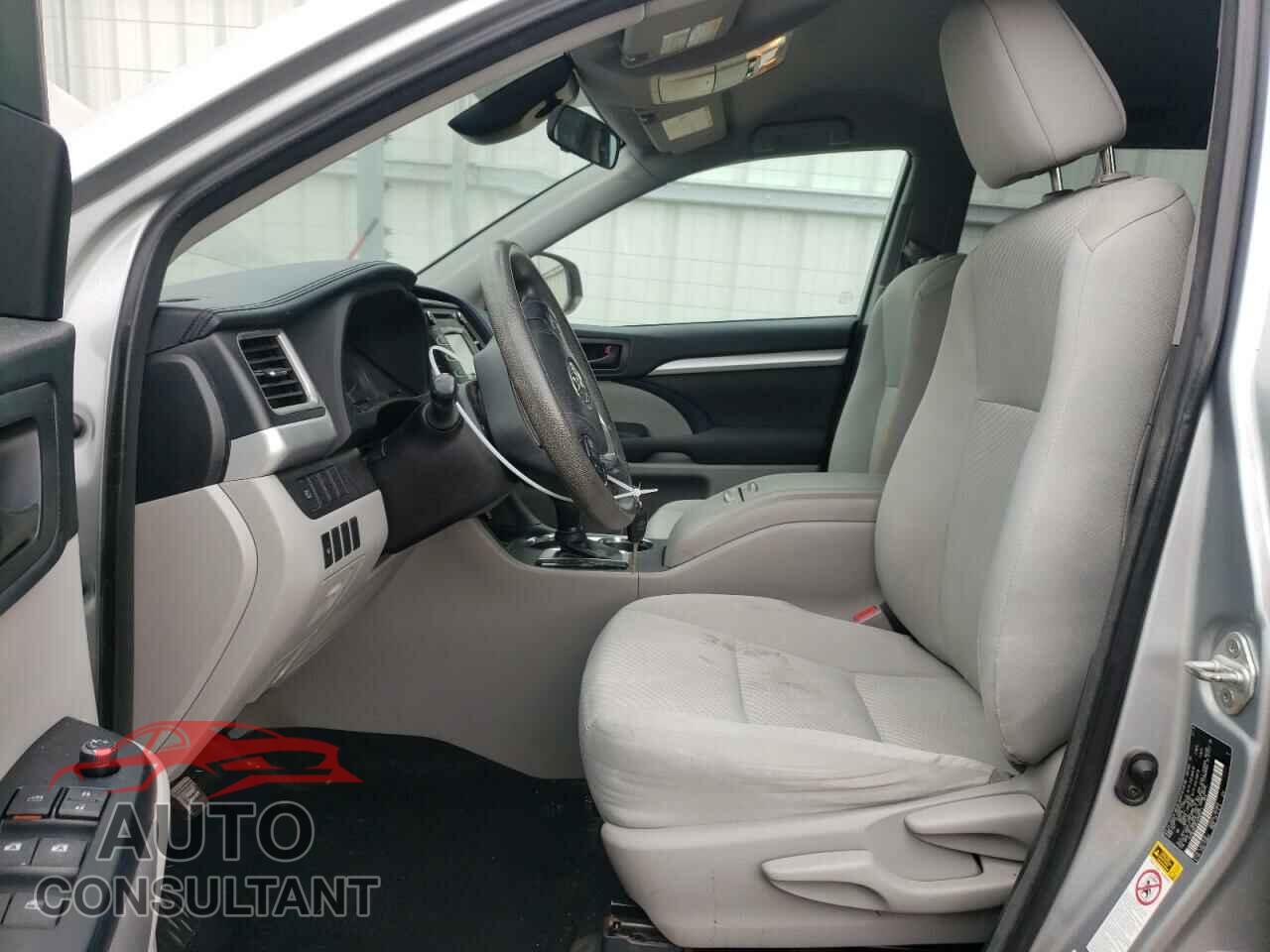 TOYOTA HIGHLANDER 2018 - 5TDBZRFH6JS898571