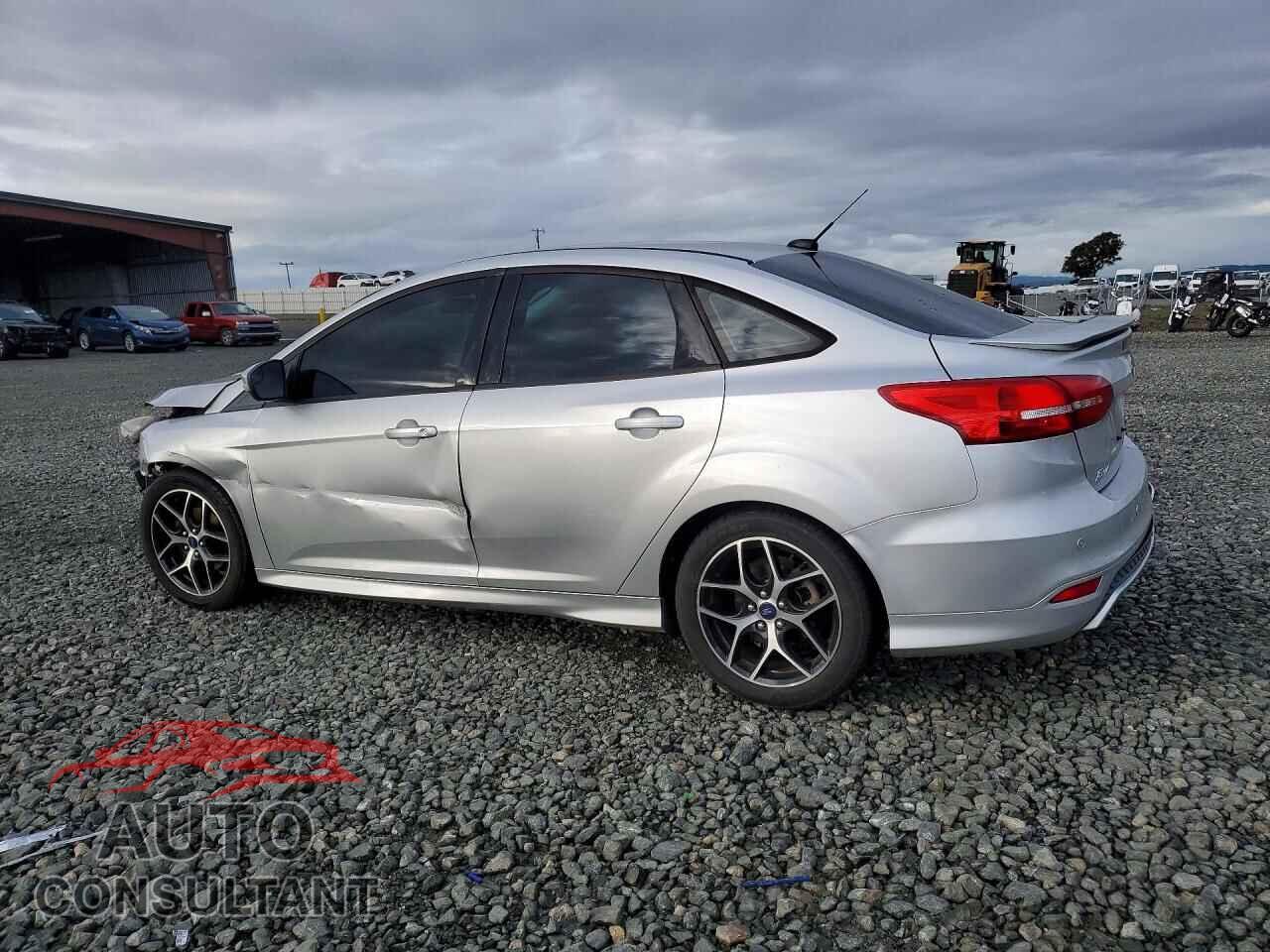 FORD FOCUS 2016 - 1FADP3F28GL315456