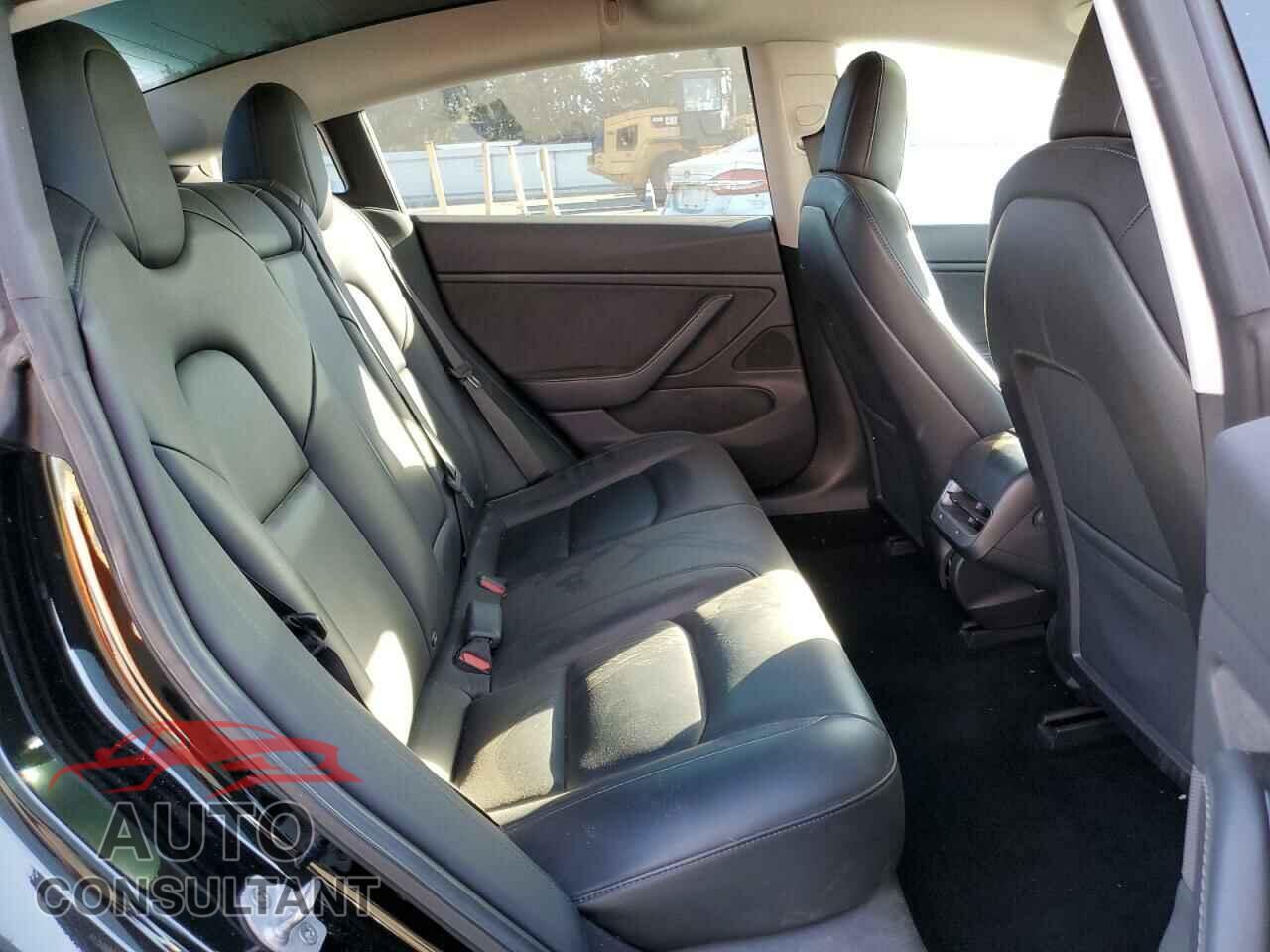TESLA MODEL 3 2019 - 5YJ3E1EA6KF190039