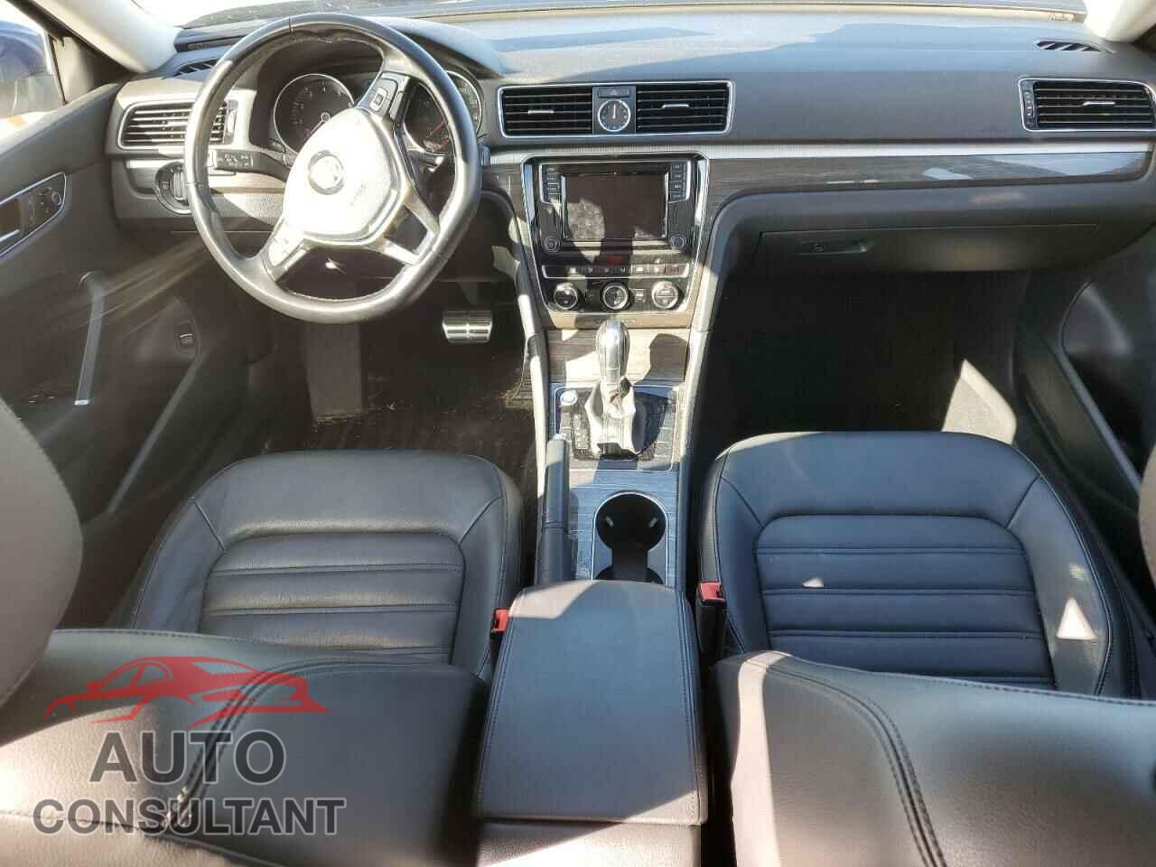 VOLKSWAGEN PASSAT 2017 - 1VWCT7A37HC077459