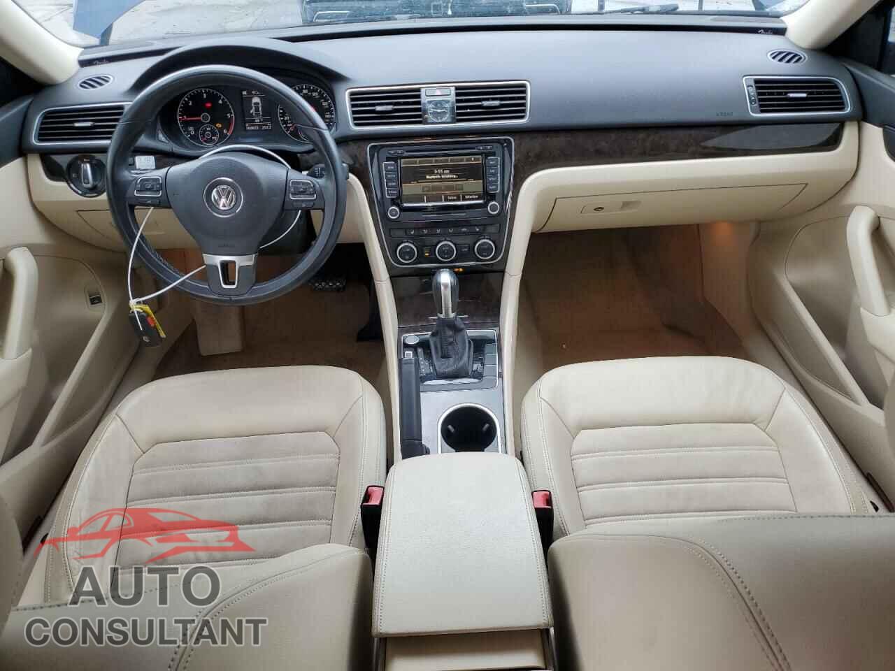 VOLKSWAGEN PASSAT 2014 - 1VWCN7A30EC080628