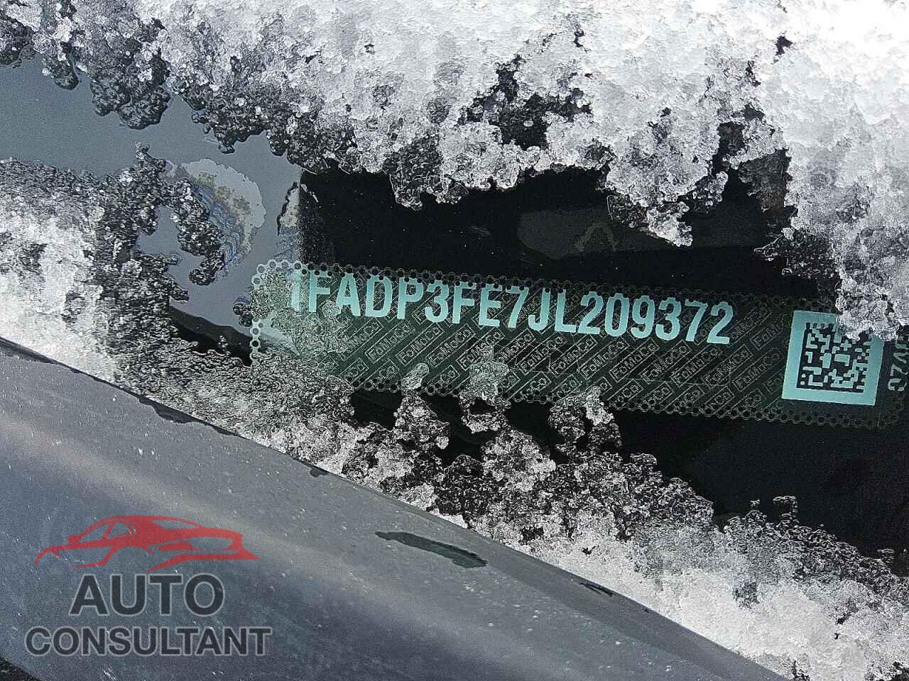 FORD FOCUS 2018 - 1FADP3FE7JL209372