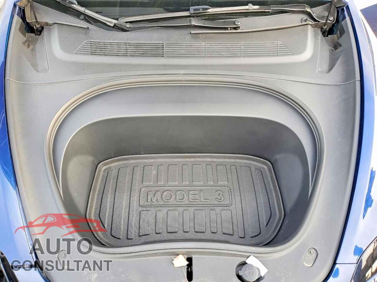 TESLA MODEL 3 2024 - 5YJ3E1EA7RF828017