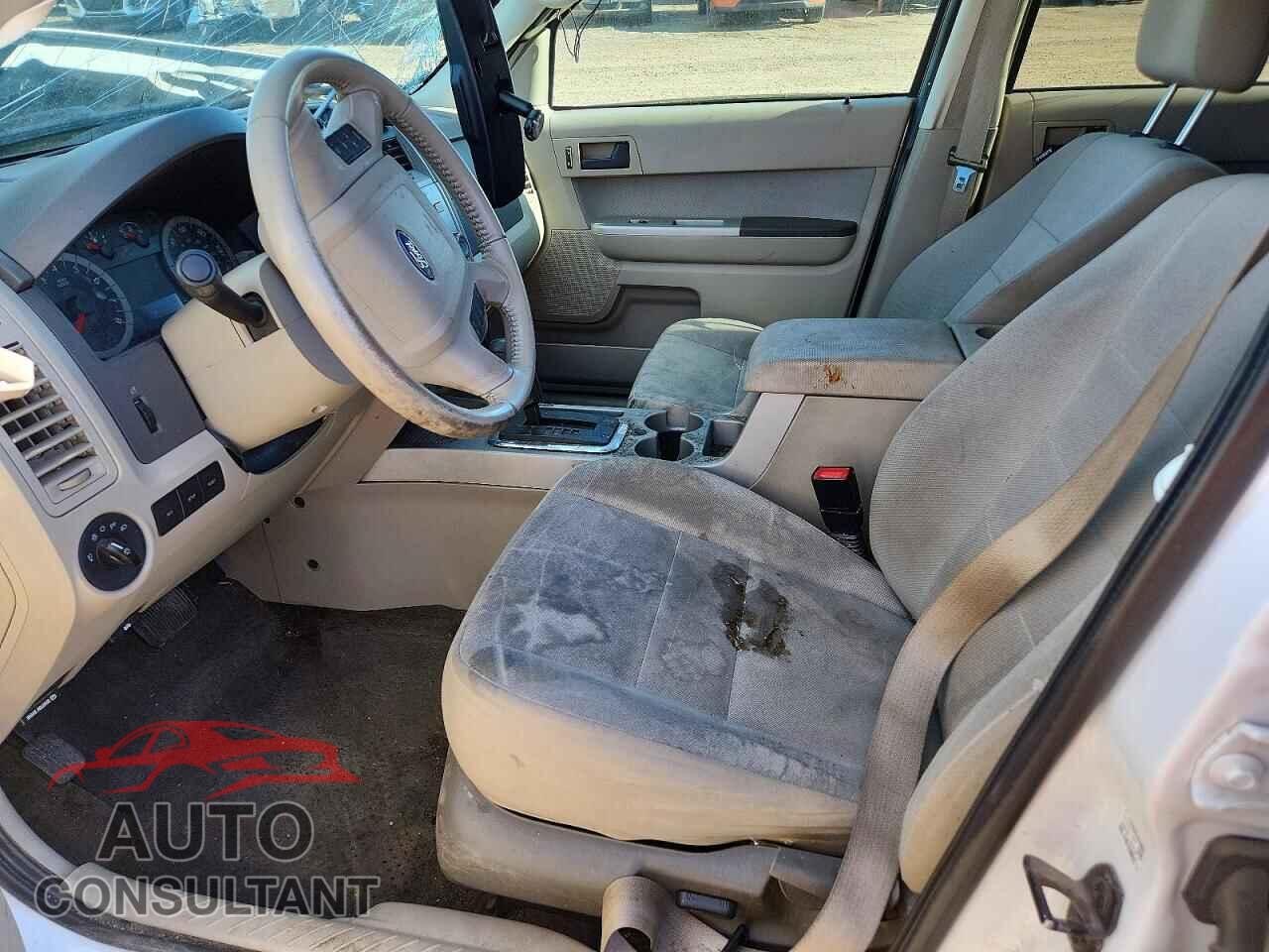 FORD ESCAPE 2010 - 1FMCU9DG0AKC05686