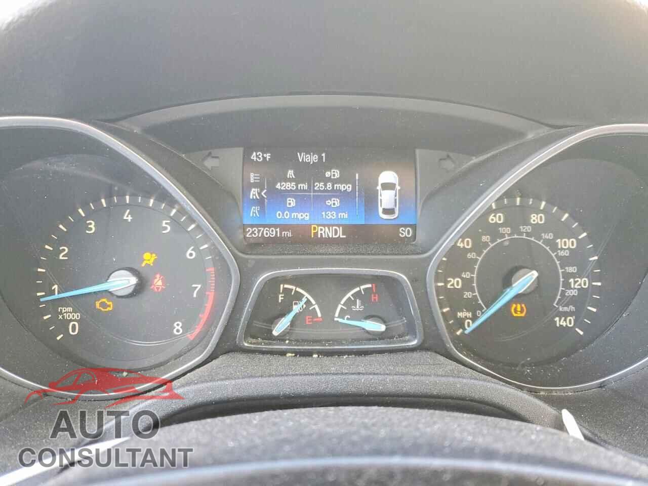 FORD FOCUS 2015 - 1FADP3F24FL371893