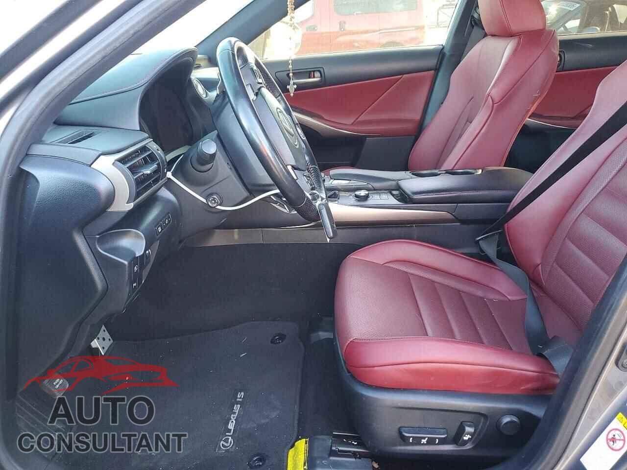 LEXUS IS 2018 - JTHBA1D20J5077428