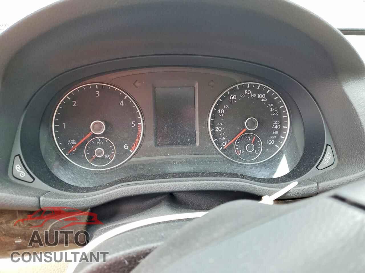 VOLKSWAGEN PASSAT 2015 - 1VWCV7A33FC059256