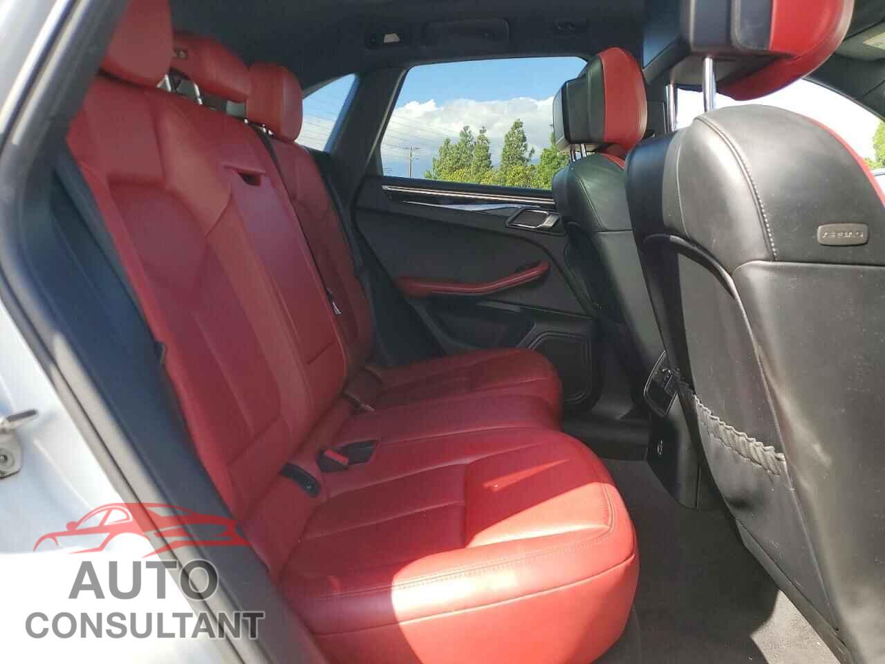 PORSCHE MACAN 2018 - WP1AA2A54JLB10412