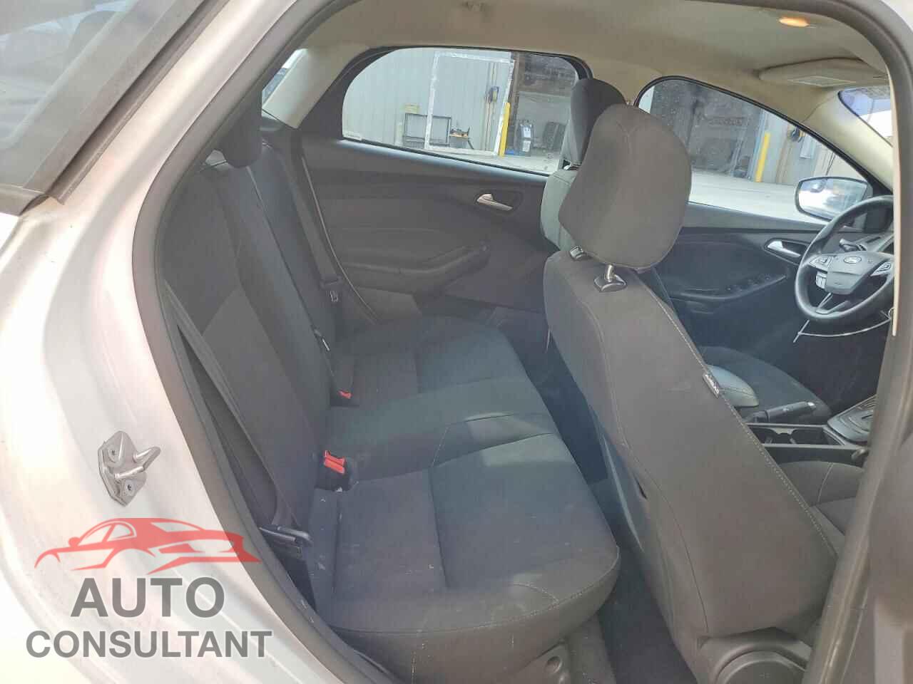 FORD FOCUS 2017 - 1FADP3F21HL312058