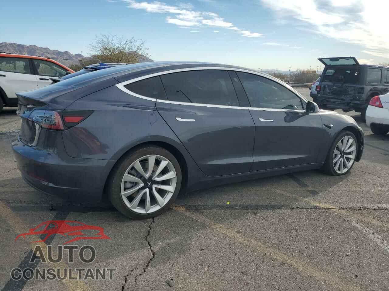 TESLA MODEL 3 2018 - 5YJ3E1EA4JF154879
