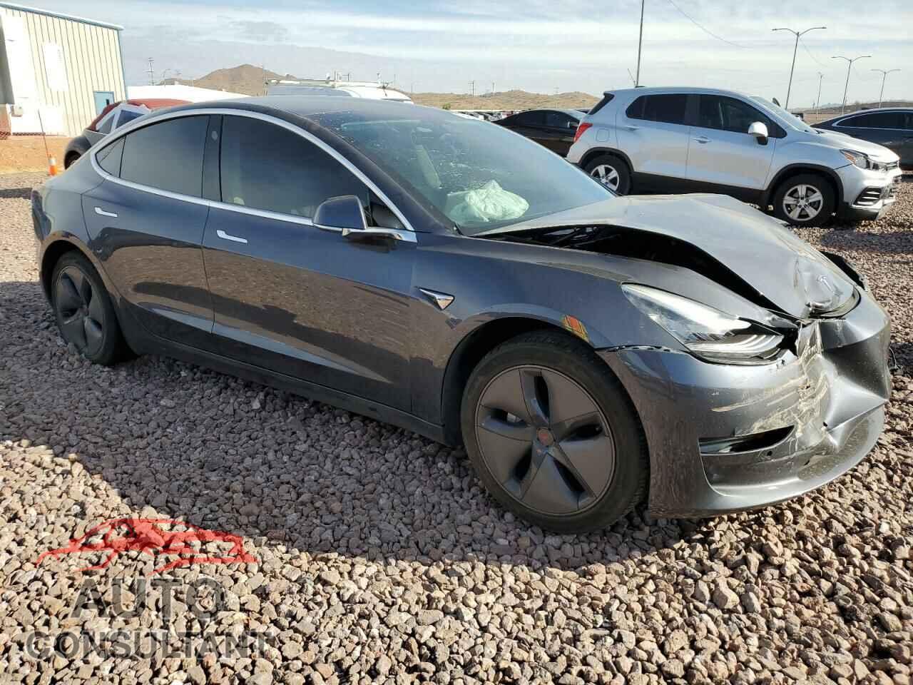 TESLA MODEL 3 2019 - 5YJ3E1EA3KF400371