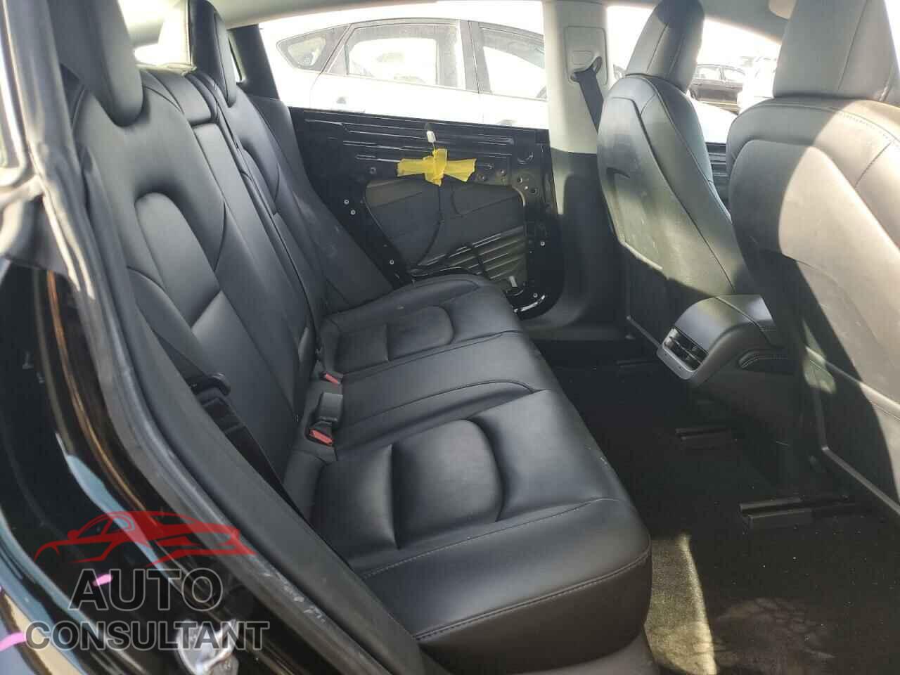TESLA MODEL 3 2021 - 5YJ3E1EA4MF054110