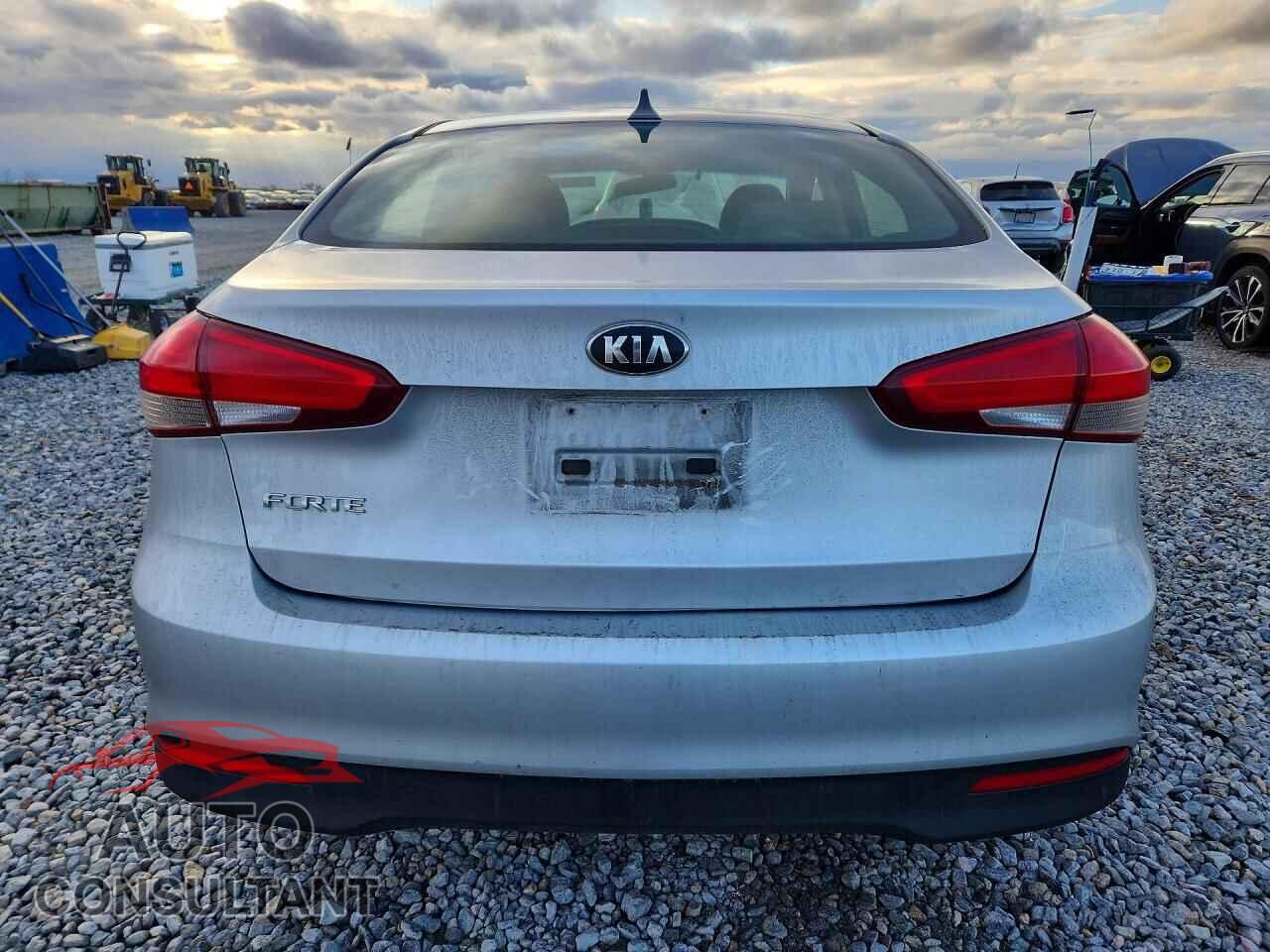 KIA FORTE 2017 - 3KPFK4A77HE044894