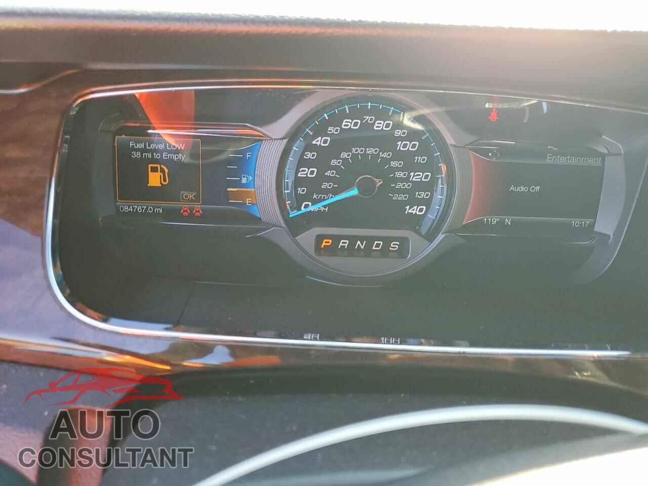 FORD TAURUS 2019 - 1FAHP2F85KG111022