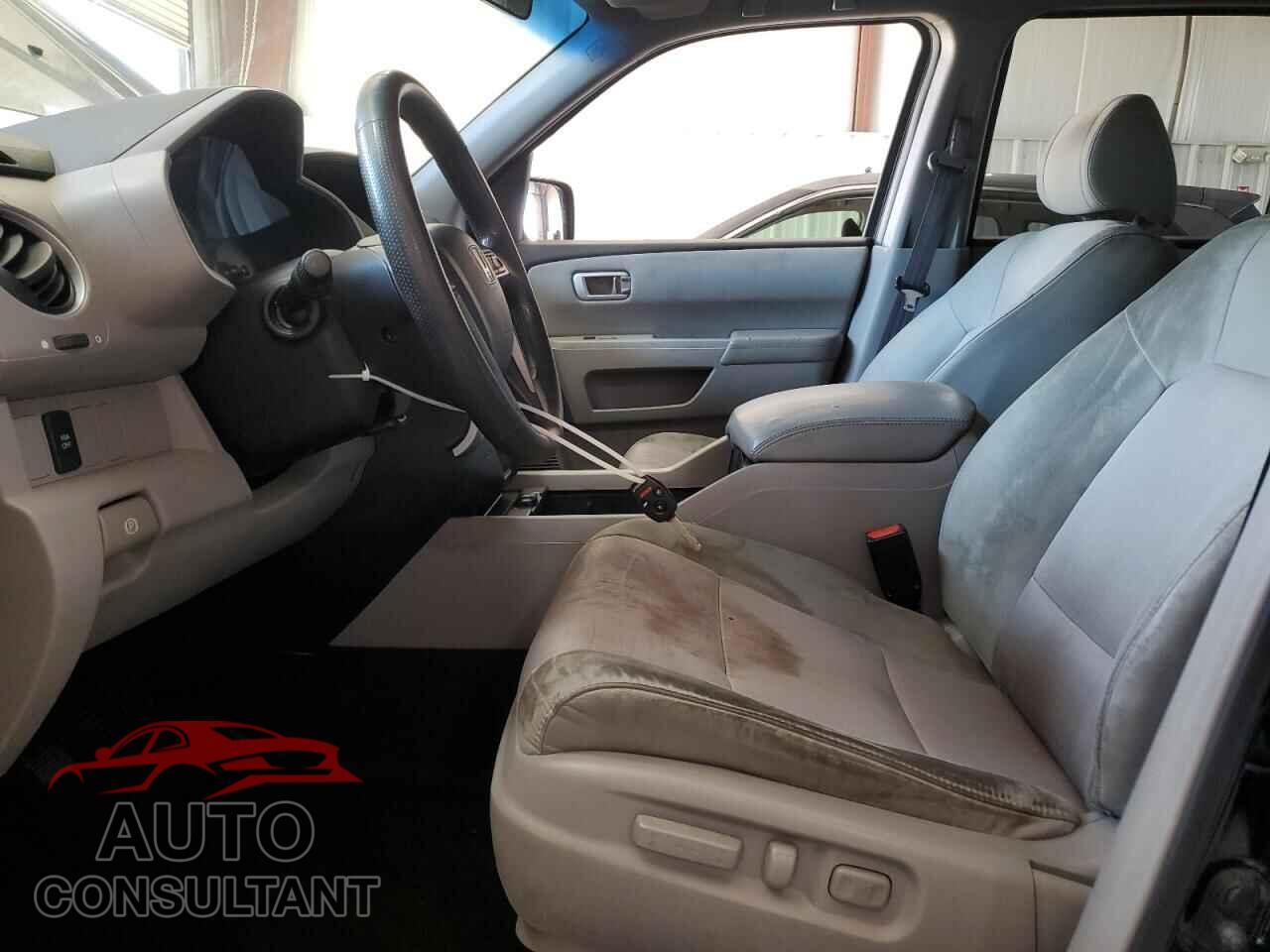 HONDA PILOT 2011 - 5FNYF4H42BB015877