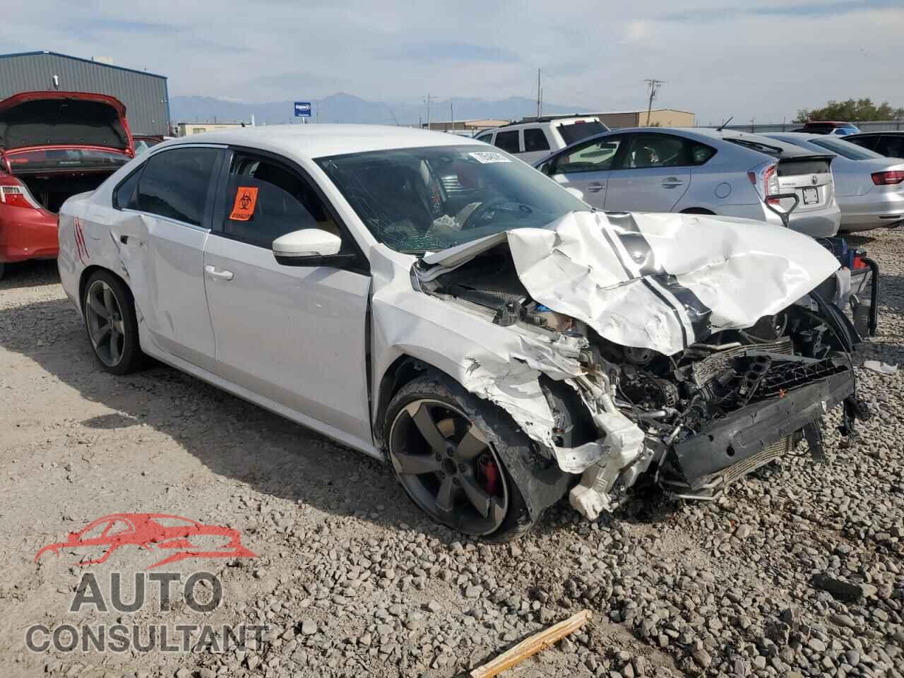 VOLKSWAGEN PASSAT 2013 - 1VWAP7A32DC055679