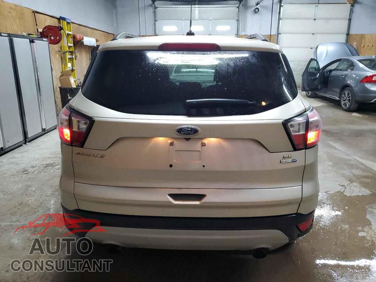 FORD ESCAPE 2017 - 1FMCU9GD8HUE46122