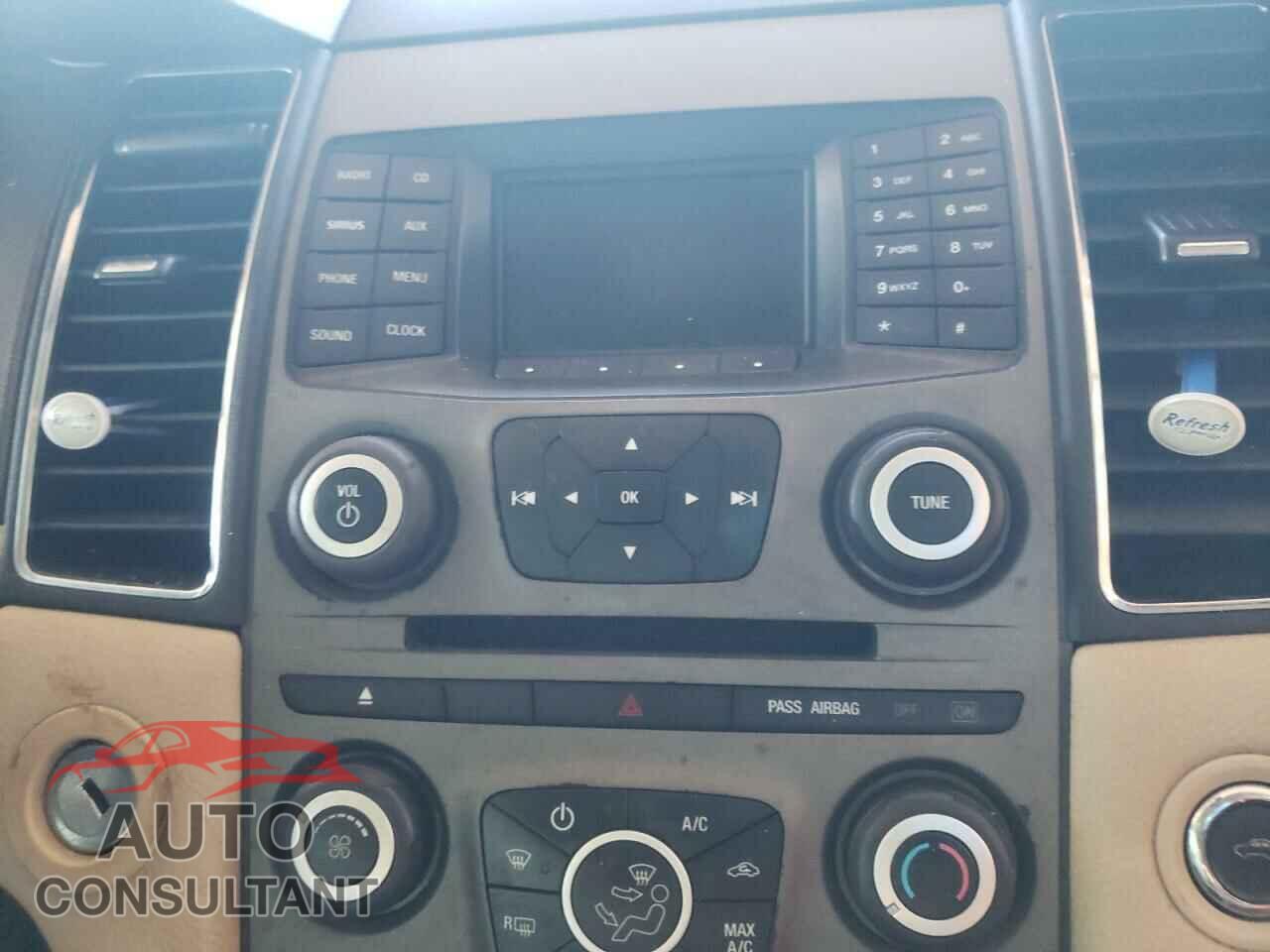 FORD TAURUS 2018 - 1FAHP2D87JG106356