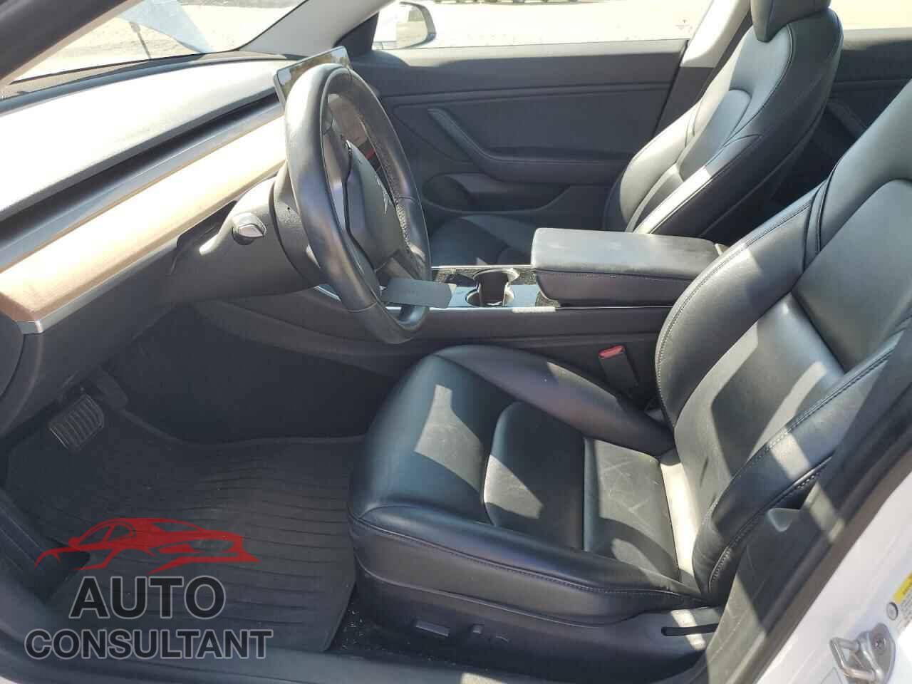 TESLA MODEL 3 2019 - 5YJ3E1EA1KF190529